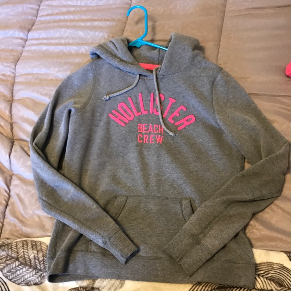 Hollister pull over. Size M